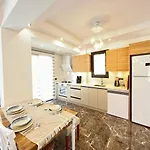 Apartament Yasam 1 *